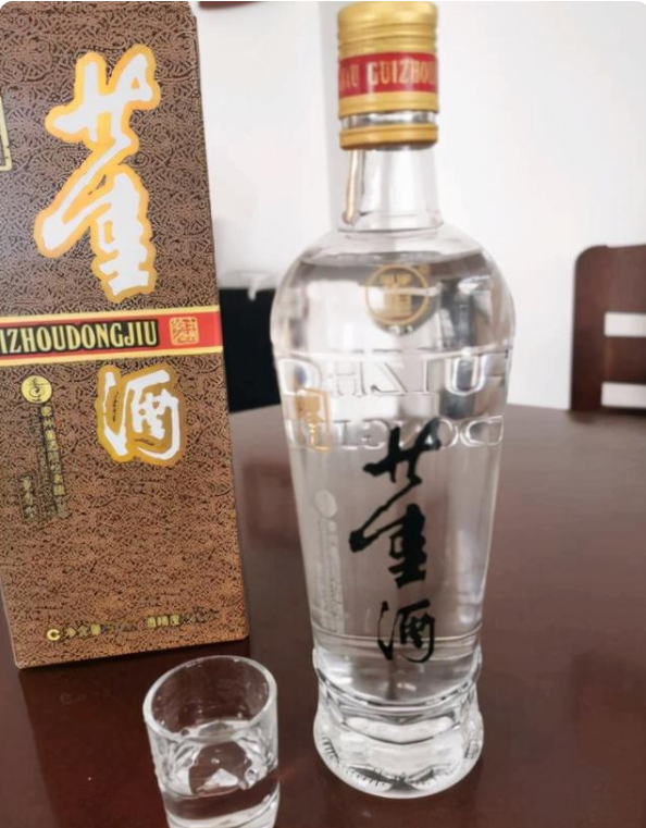 白酒性价比之选：哪些实惠酒既好喝又适合送礼？