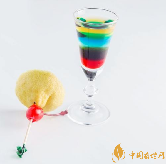七彩虹尾酒配方揭秘：色彩斑斓，口感丰富