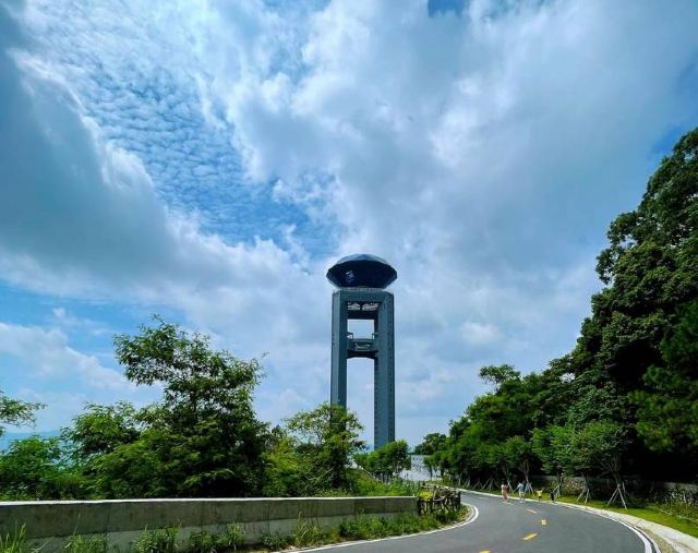 西江明珠塔