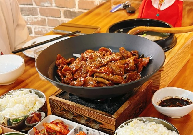 元奶奶包饭. 参鸡汤(新兴旗舰店)