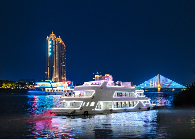 邕江夜游