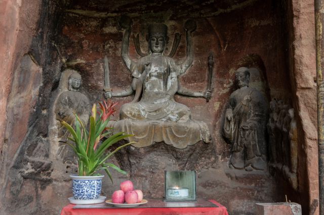 东林寺摩崖造像