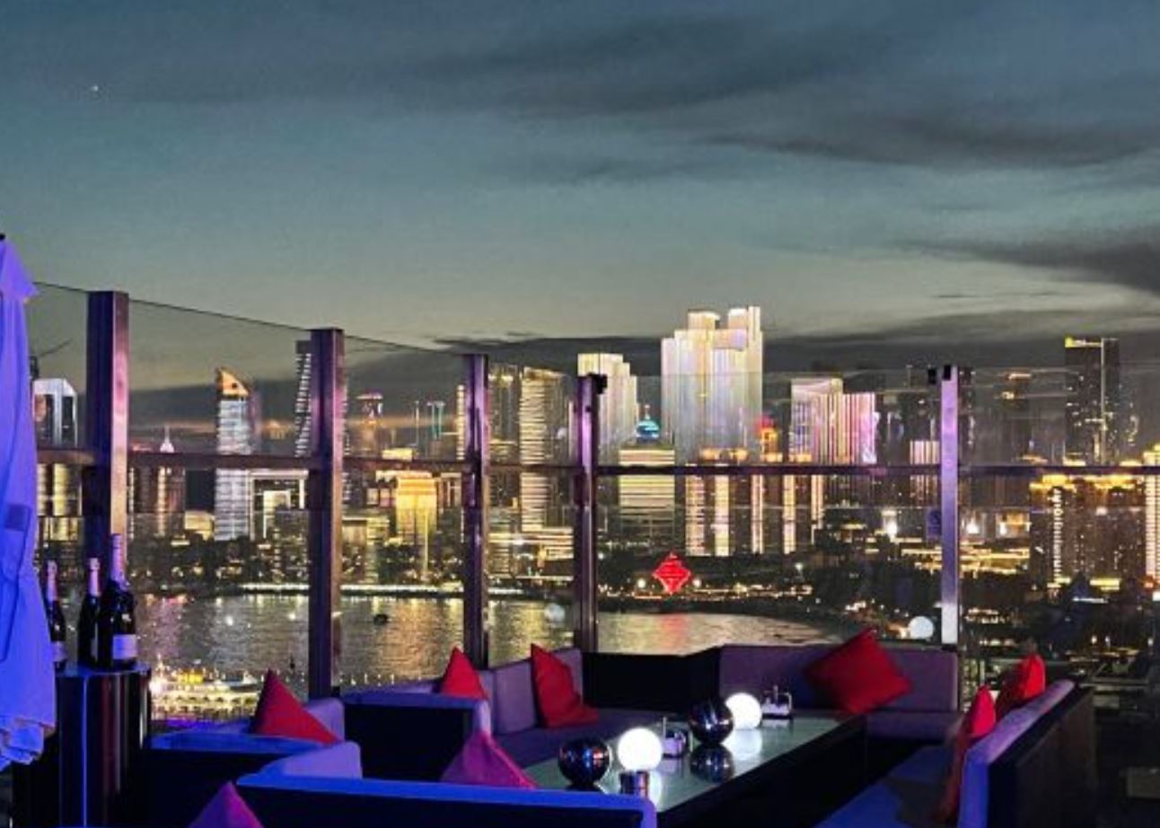 青岛海尔洲际酒店·VENU+海景酒廊