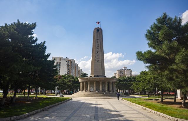 烈士纪念塔