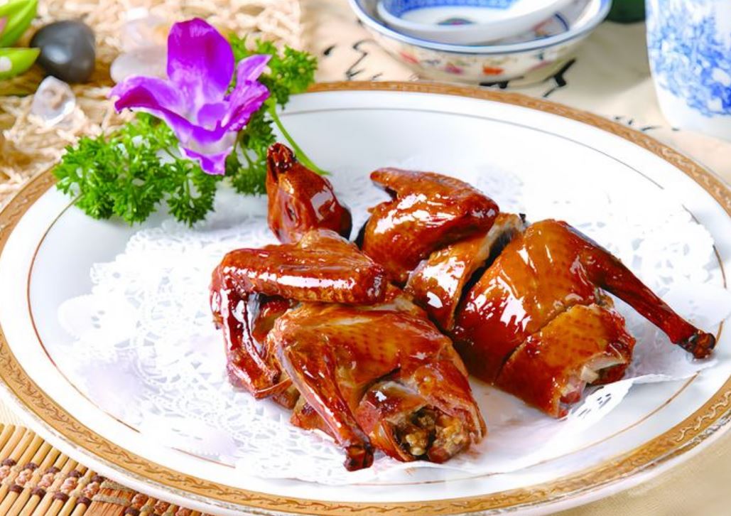 金碧辉煌海鲜烧烤小酒馆(东港店)