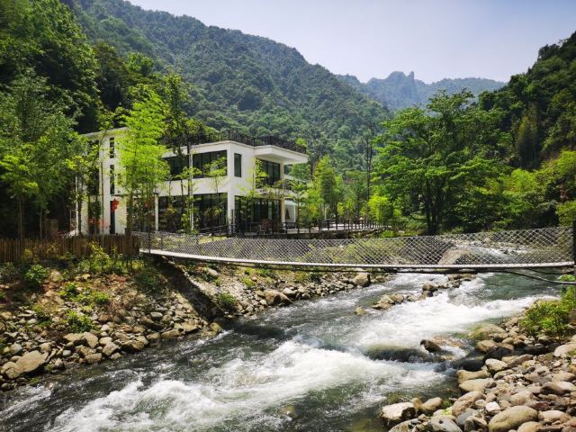 金洞三公垒瀑布