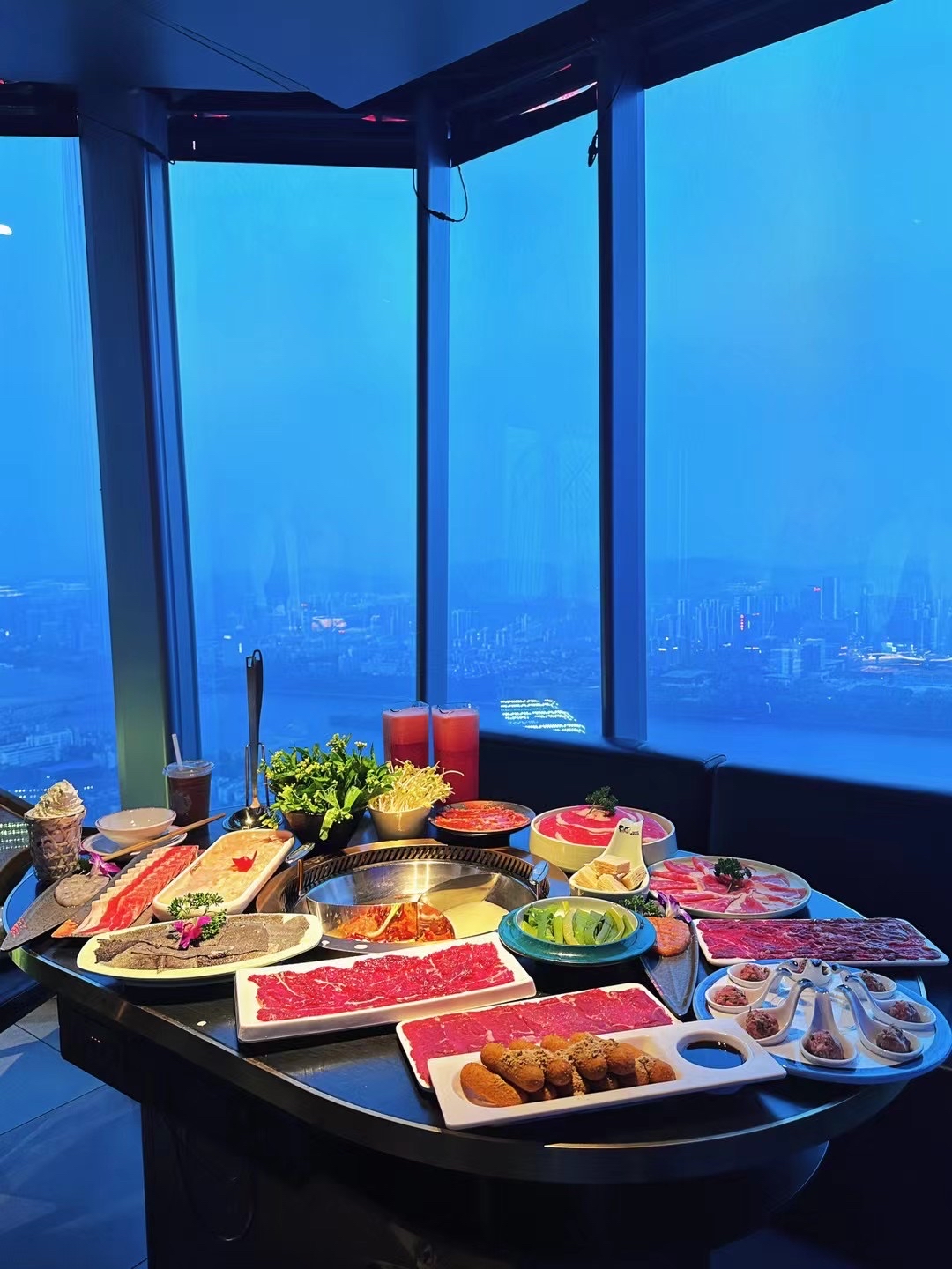 耙耳朵火锅(地王空中店)