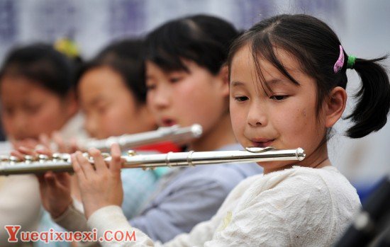 长笛初学者指南：学会正确的握笛方法
